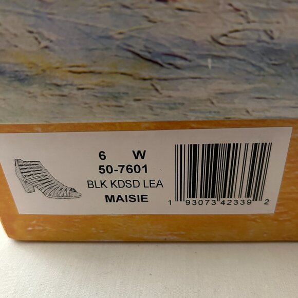 Bella Vita Black Suede Gladiator Open Toe Zip Back Shootie 6W fits like a 7W* - Picture 3 of 12